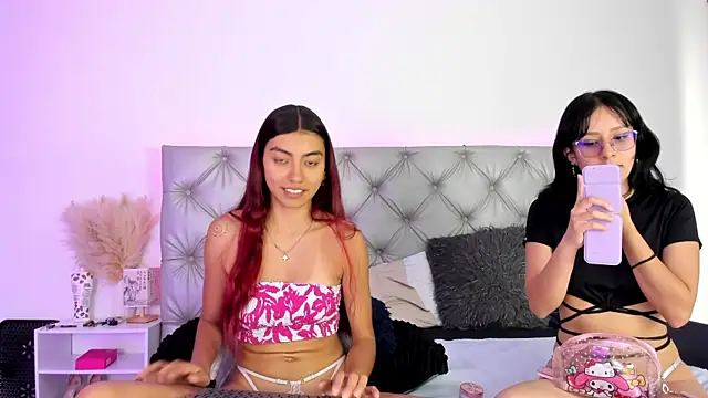 Naughty Couple83 online show from September 25, 2:54 pm