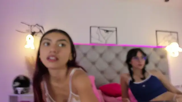 Naughty Couple83 online show from November 6, 7:48 pm