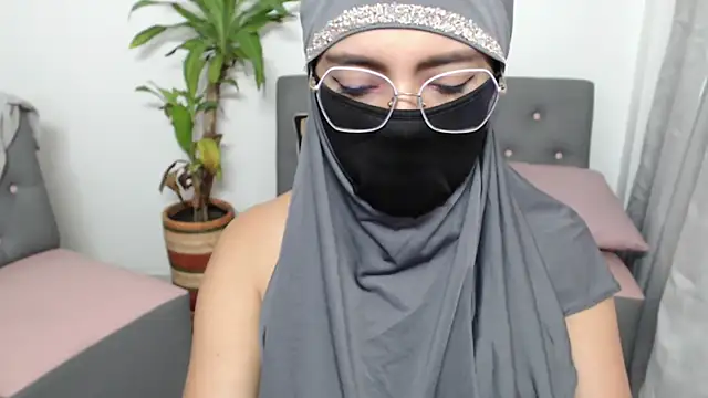 Snapshot of jade_nassar chatting on September 23, 9:07 pm jade nassar online show from September 23, 9:07 pm