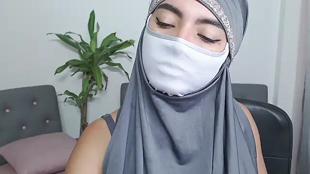 Snapshot of jade_nassar chatting on November 10, 6:29 pm jade nassar online show from November 10, 6:29 pm