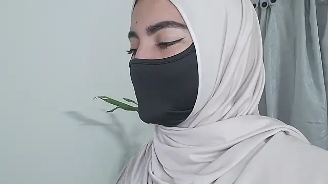 jade nassar online show from February 7, 12:14 am