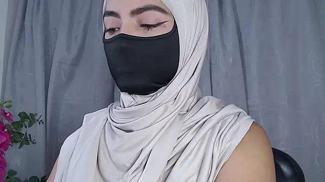 jade nassar online show from July 27, 8:05 pm