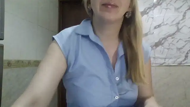 MiyaHottie online show from May 10, 5:12 am