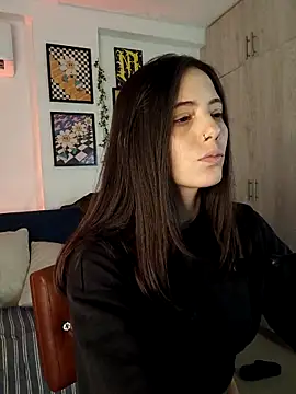 Snapshot of mishelkrave_ chatting on October 6, 1:36 am mishelkrave online show from October 6, 1:36 am