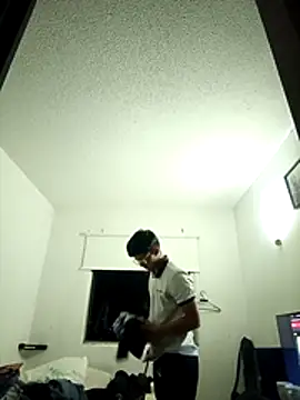 Danny5722 online show from May 6, 12:41 am