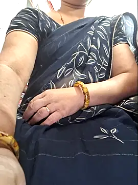 indianhotwife639 online show from April 10, 6:40 am