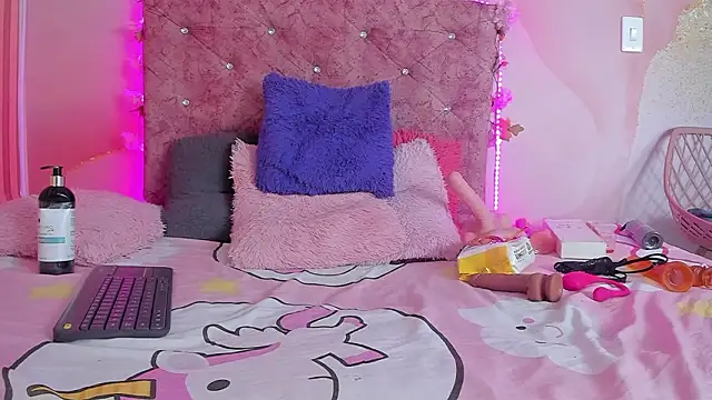 Mila grace  online show from March 10, 6:35 pm