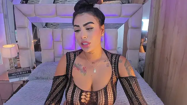 Snapshot of MaddyGray_ chatting on September 20, 6:20 pm MaddyGray online show from September 20, 6:20 pm