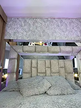 Snapshot of MaddyGray_ chatting on November 26, 7:15 pm MaddyGray online show from November 26, 7:15 pm