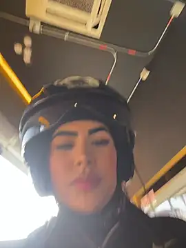 MaddyGray  online show from March 7, 1:08 pm