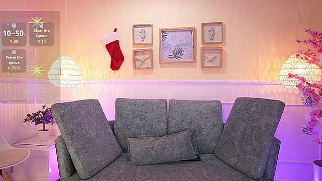 LoonaNyx online show from November 28, 11:35 am