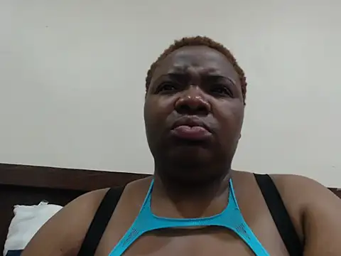 VoluptuousXX5 online show from September 10, 4:23 am