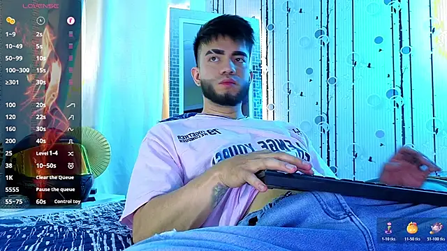 Snapshot of King_Draven3 chatting on November 19, 7:25 pm King Draven3 online show from November 19, 7:25 pm