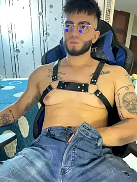 Snapshot of King_Draven3 chatting on December 3, 7:34 pm King Draven3 online show from December 3, 7:34 pm