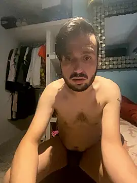 Snapshot of Alexitho25 chatting on June 19, 9:29 pm Alexitho25 online show from June 19, 9:29 pm