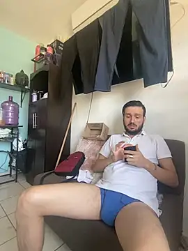 Snapshot of Alexitho25 chatting on June 24, 9:36 pm Alexitho25 online show from June 24, 9:36 pm
