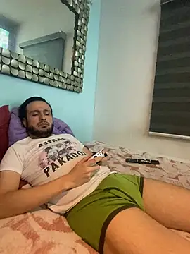 Snapshot of Alexitho25 chatting on July 8, 10:31 am Alexitho25 online show from July 8, 10:31 am