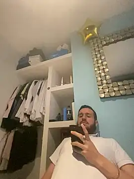 Snapshot of Alexitho25 chatting on July 17, 9:41 pm Alexitho25 online show from July 17, 9:41 pm