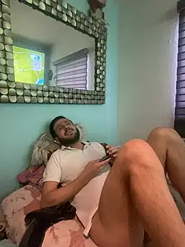 Snapshot of Alexitho25 chatting on July 22, 9:50 pm Alexitho25 online show from July 22, 9:50 pm