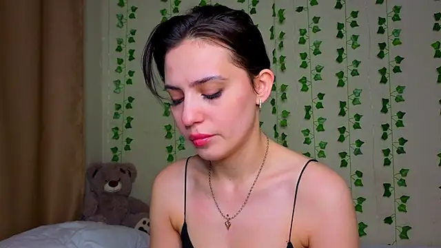Snapshot of Forever_Smiler chatting on August 8, 9:06 pm Forever Smiler online show from August 8, 9:06 pm