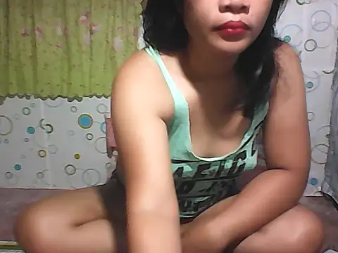 Snapshot of HottyElle chatting on June 12, 8:41 pm HottyElle online show from June 12, 8:41 pm