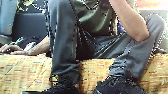 Snapshot of lovehairymature90 chatting on November 10, 11:09 am lovehairymature90 online show from November 10, 11:09 am