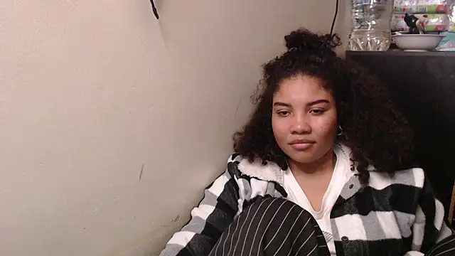 madelene online show from May 18, 2:29 am