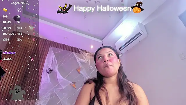 Snapshot of emma__rose1 chatting on November 1, 2:24 am emma rose1 online show from November 1, 2:24 am