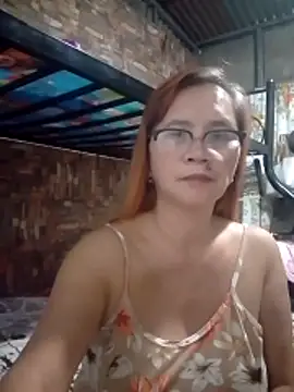 SexyHottMom online show from April 28, 8:14 pm