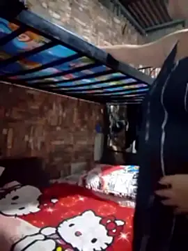 Snapshot of SexyHottMom chatting on May 21, 11:28 am SexyHottMom online show from May 21, 11:28 am