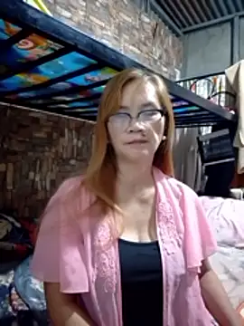 SexyHottMom online show from June 28, 8:04 pm