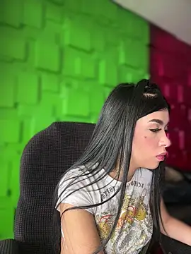 Linda LS online show from March 10, 5:29 pm