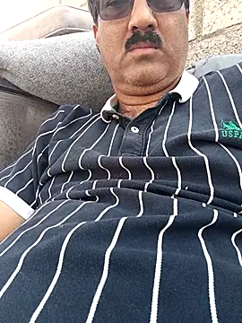 moonflower25 online show from October 11, 5:17 am