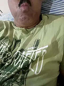 moonflower25 online show from November 1, 1:40 am