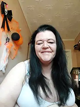 Snapshot of BlacReign chatting on October 31, 12:39 pm BlacReign online show from October 31, 12:39 pm