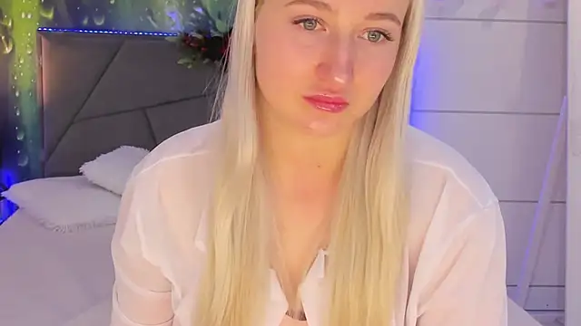 HollyTailors online show from January 15, 6:51 am