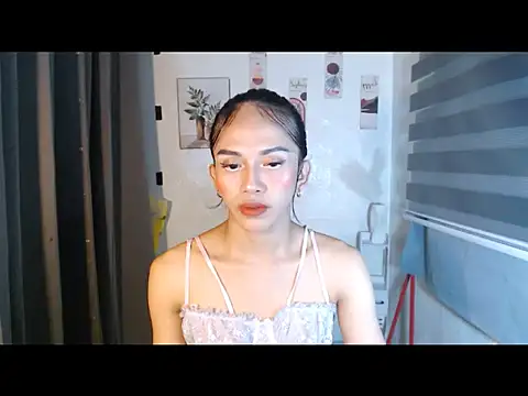 Snapshot of LauraSoHot chatting on September 10, 1:22 pm LauraSoHot online show from September 10, 1:22 pm