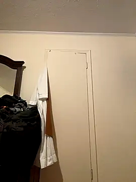 Snapshot of ThickDic28 chatting on October 18, 1:41 am ThickDic28 online show from October 18, 1:41 am