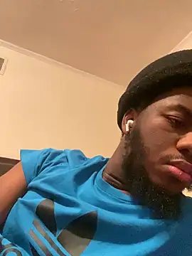 Snapshot of ThickDic28 chatting on October 25, 1:13 am ThickDic28 online show from October 25, 1:13 am