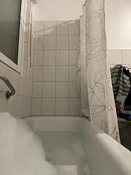 Emilia Mausi online show from February 16, 8:05 pm