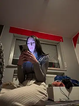 Emilia Mausi online show from February 17, 8:04 pm