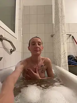 Emilia Mausi online show from April 26, 7:33 pm