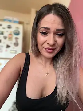 iSelena online show from September 26, 5:55 am