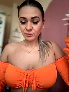 iSelena online show from October 13, 4:56 am