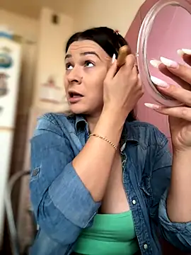 iSelena online show from October 15, 6:13 am