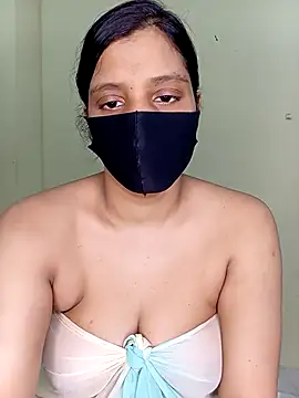 Snapshot of Rose-luckey chatting on November 1, 6:10 pm Rose-luckey online show from November 1, 6:10 pm