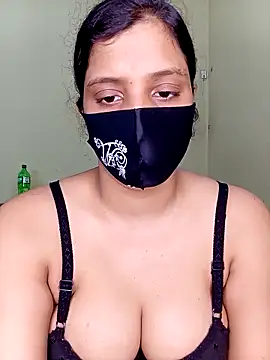 Snapshot of Rose-luckey chatting on December 1, 1:38 pm Rose-luckey online show from December 1, 1:38 pm