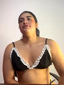 Snapshot of alice_shyness chatting on November 9, 4:33 am alice shyness online show from November 9, 4:33 am