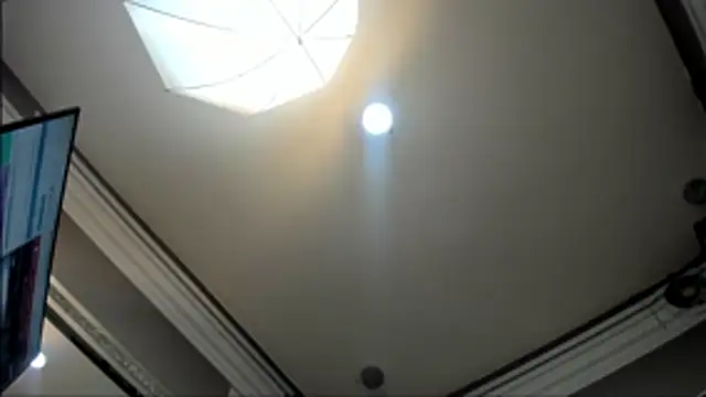 Snapshot of naughty_milf4u_ chatting on November 19, 12:21 am naughty milf4u online show from November 19, 12:21 am