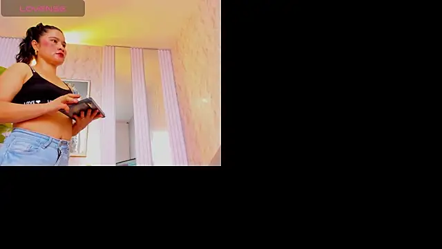 naughty milf4u  online show from March 9, 6:12 pm